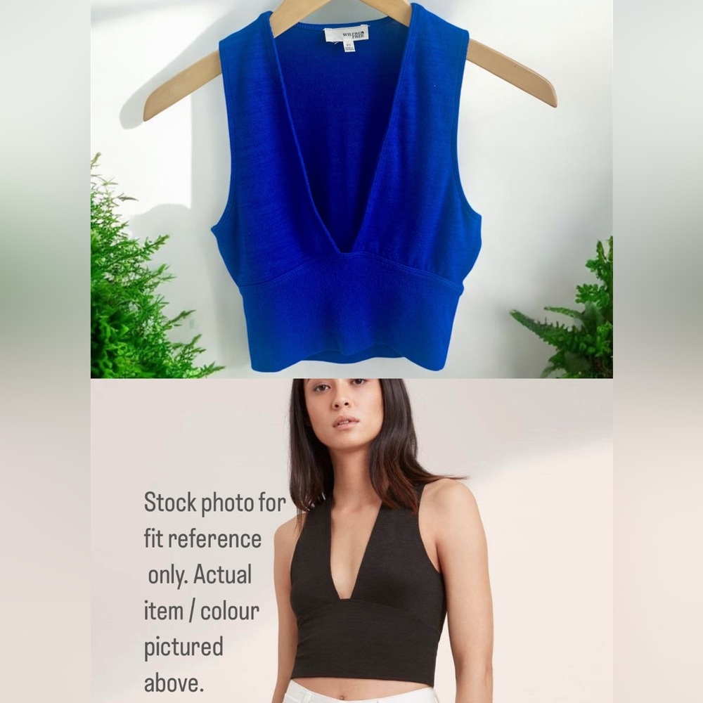 Wilfred Valeria Deep V Crop Top